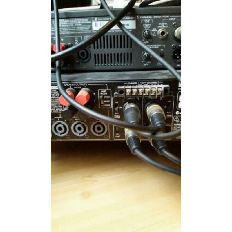 Mackie m3000 versterker