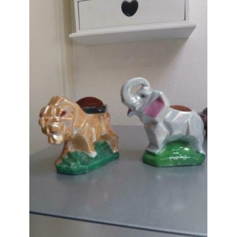 oud speldenkussen naald leeuw olifant beeldje japans beeldje