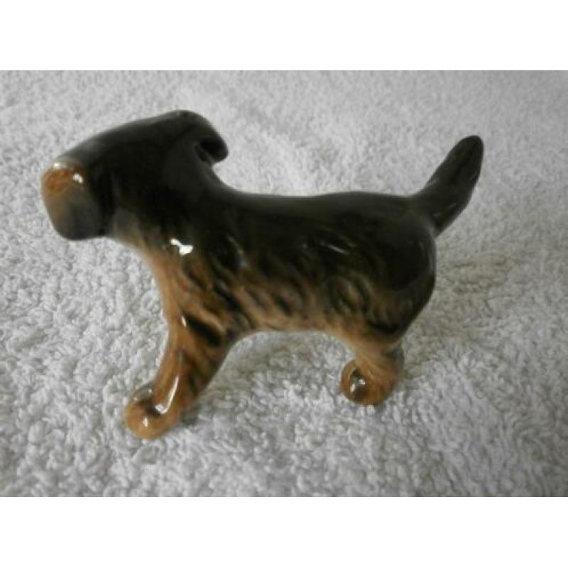 Te koop: Hummel Goebel honden beeldje van een Puppy.