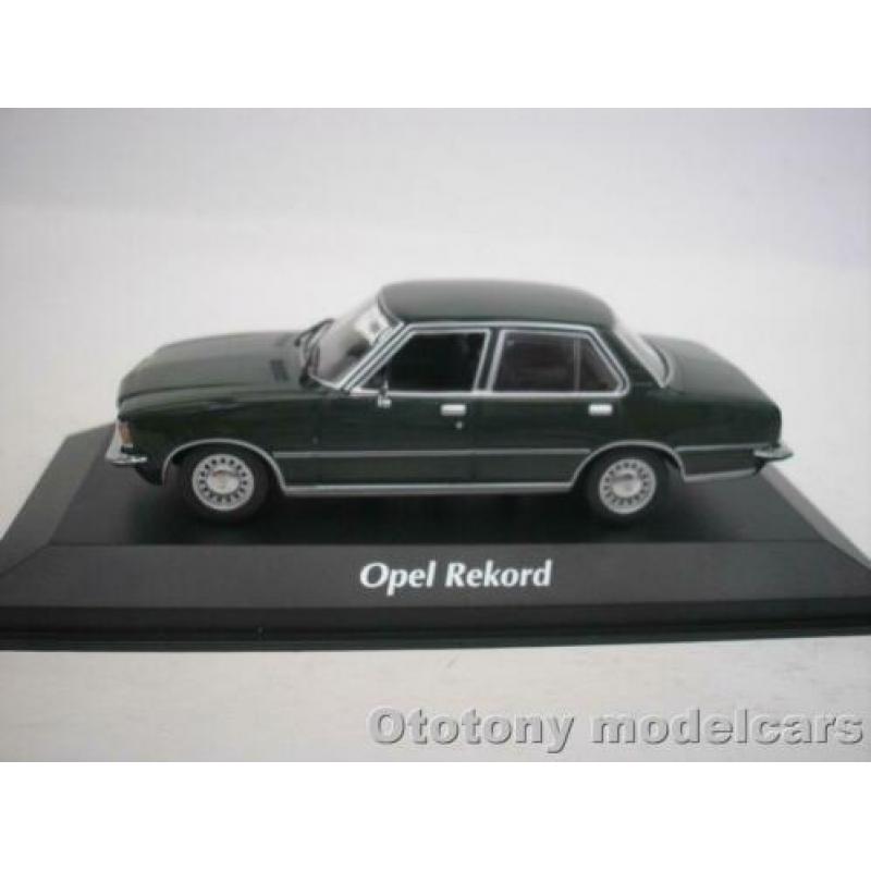 Opel Rekord D 1975 Donker Groen 1/43 Maxichamps