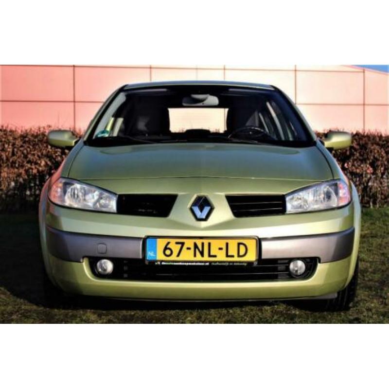 Renault Megane 2.0 16V Privilege Luxe, Lederen interieur.