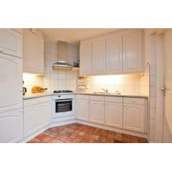 Complete hoek keuken 2,7 x 2,5 meter incl. apparatuur