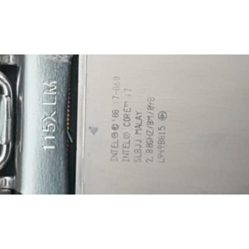 Moederboard met i7 procesor en 8gb geheugen