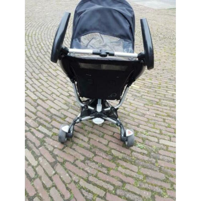 Quinny zapp met regenhoes