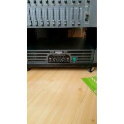 Mackie m3000 versterker