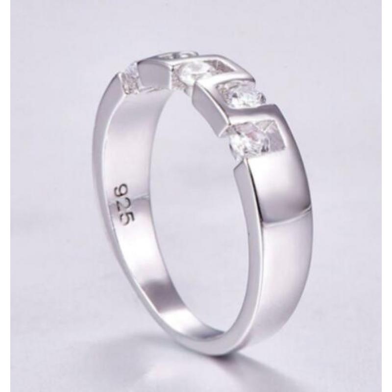 Dames 925 zilveren ring met 5 witte zirkonen