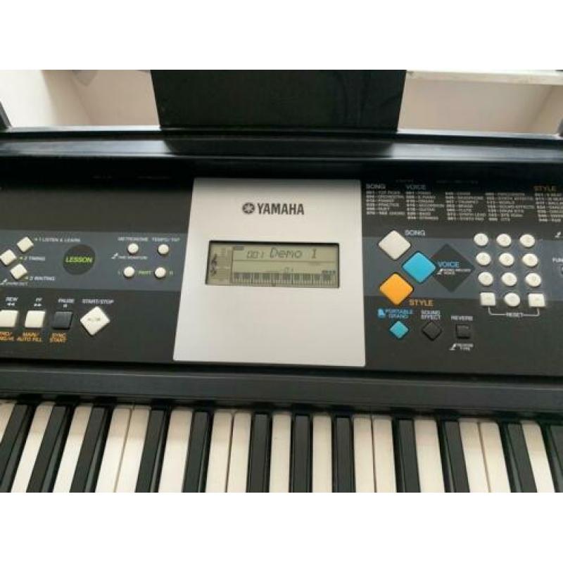 Yamaha keyboard PSR E223
