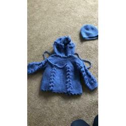 Prachtig gebreid vestje + mutsje Newborn