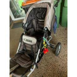 Duokinderwagen, een babynestje en zitje