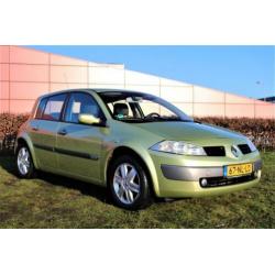Renault Megane 2.0 16V Privilege Luxe, Lederen interieur.