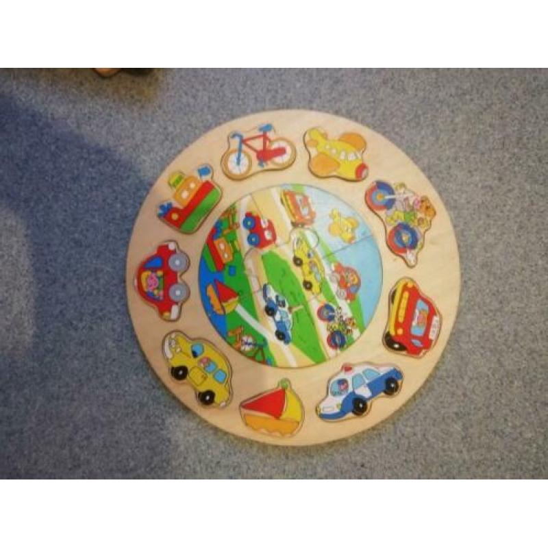 Houten puzzles.