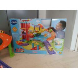Toet toet auto garage + 10 losse toet toet auto's