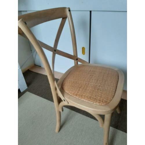 4 Landelijke houten cross eetkamer stoelen in goede staat.