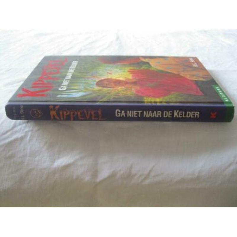 jeugd: Kippenvel/Kippevel: Ga niet naar de Kelder, R.L.Stine