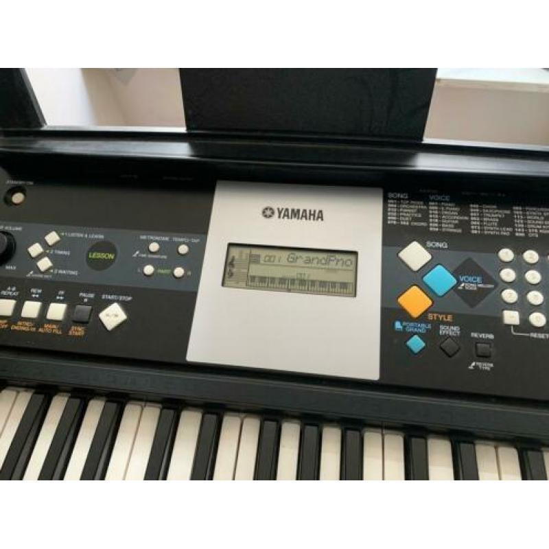 Yamaha keyboard PSR E223