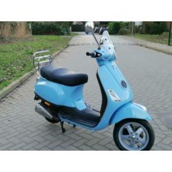 Heerlijk rijdende vespa lx 50 snor scooter