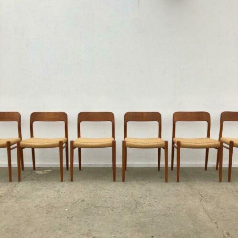 6 Møller 75 stoelen, teak papercord Deens design jaren 60