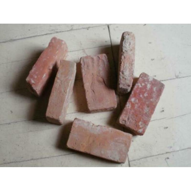 Te koop: 600 antieke bakstenen