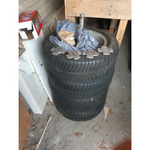 Winterbanden 185/60 R15 88T profiel +/- 6,5 mm