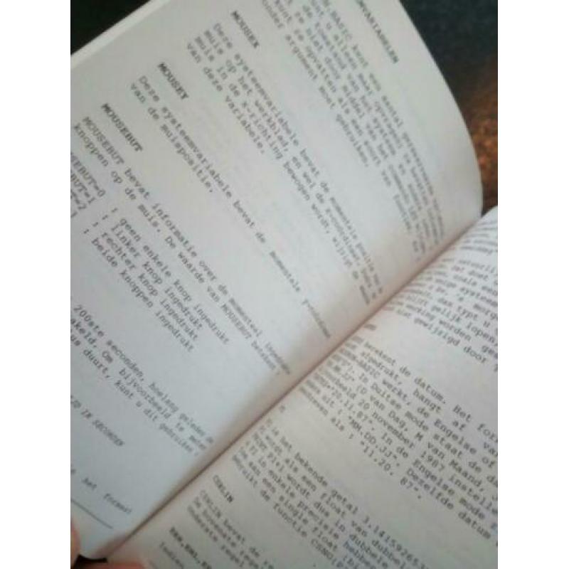 Handboek mikron.basic voor de Atari ST 1987