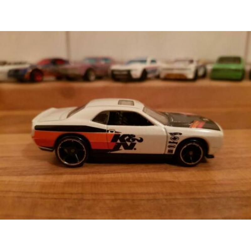 Hotwheels '08 Dodge Challenger SRT8 Wit