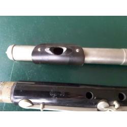 Antieke Duitse houten dwarsfluit met metalen kop.
