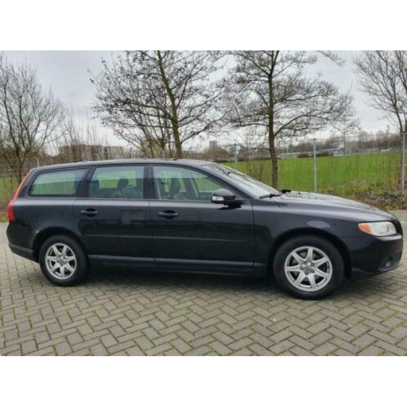 Volvo V70 2.0D Limited Edition - ZWARTLEER - PDC - BWJR 2009