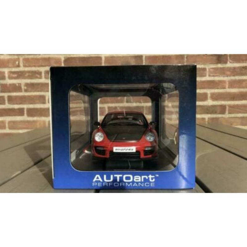 Porsche 911 (997) GT2 RS 1:18 NEW IN BOX
