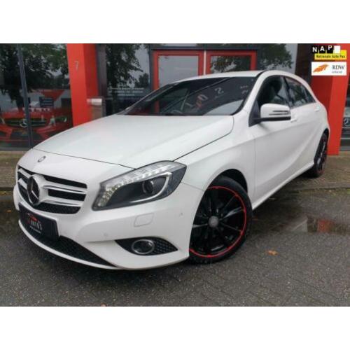 Mercedes-Benz A-klasse 180 XENON LED 18INCH PDC