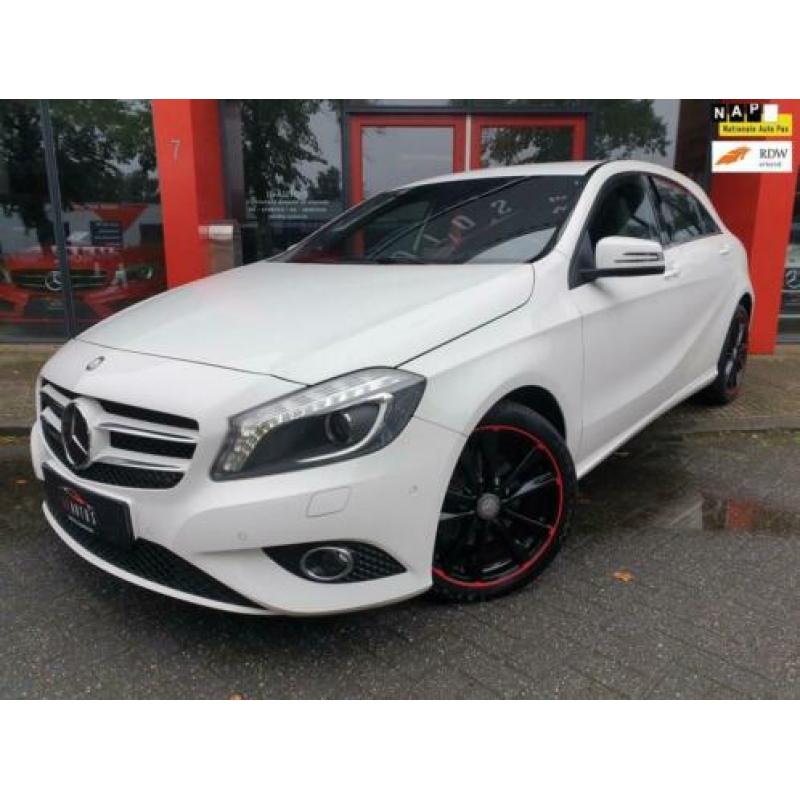 Mercedes-Benz A-klasse 180 XENON LED 18INCH PDC