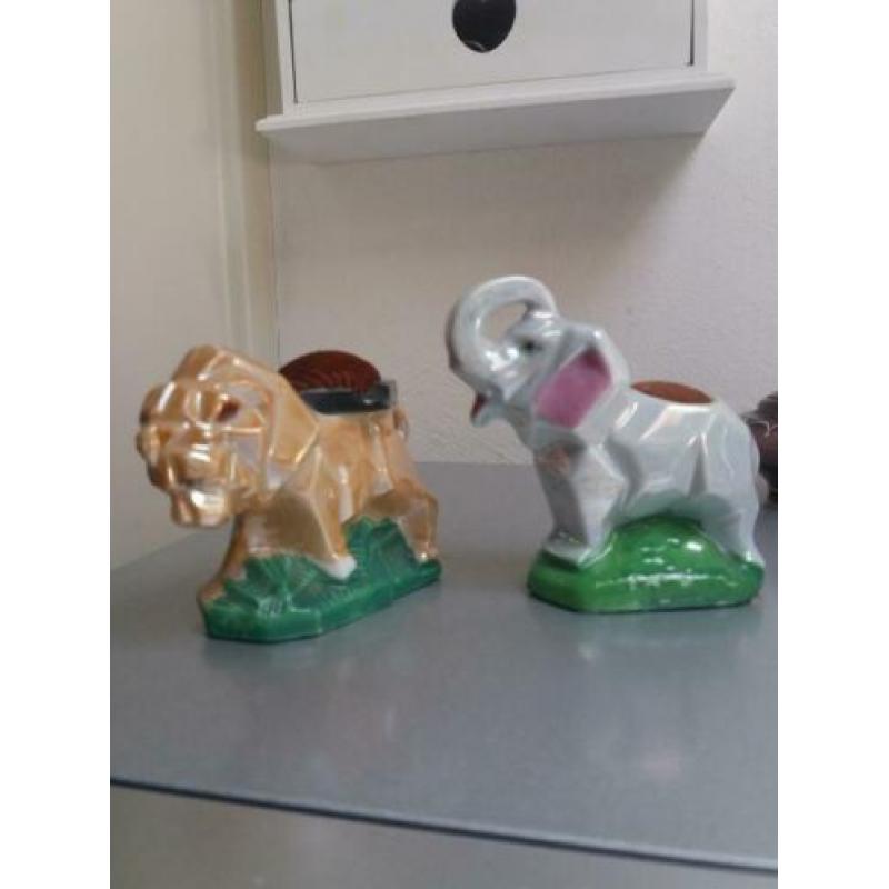 oud speldenkussen naald leeuw olifant beeldje japans beeldje