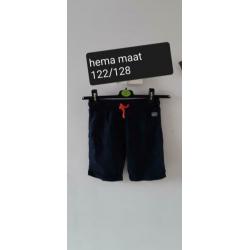 Korte broeken maat 122/128 jongens