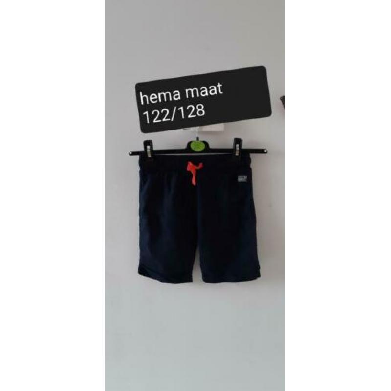 Korte broeken maat 122/128 jongens