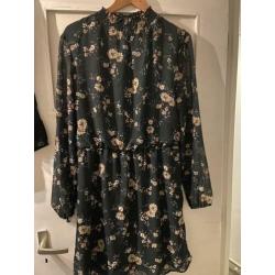 Groene jurk | Sisters point | zo goed als nieuw | maat XL?
