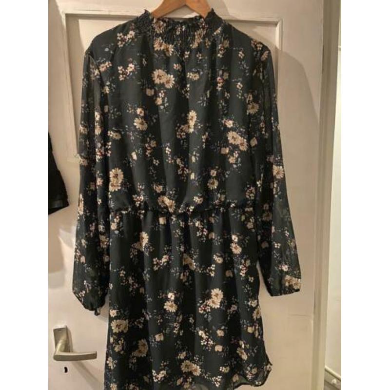 Groene jurk | Sisters point | zo goed als nieuw | maat XL?