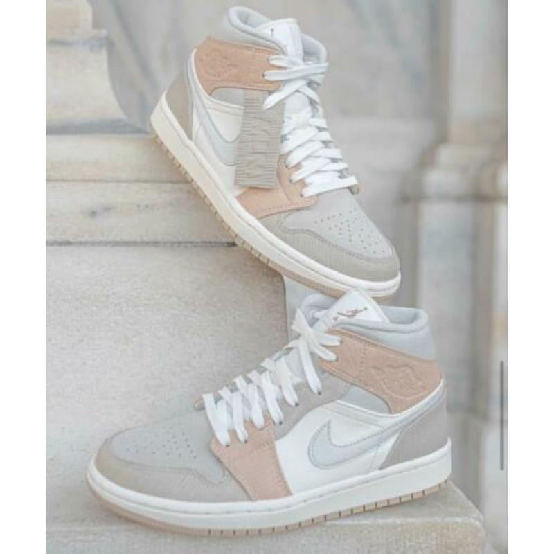 Air Jordan 1 Mid Milan maat 44
