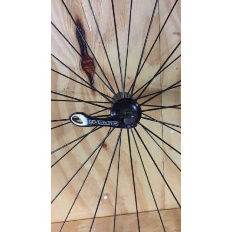 Edco tube velg retro racefiets voor wiel