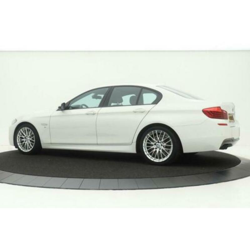 BMW 5 Serie 520i Executive M-Sport Aut. | Xenon | Navigatie