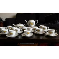 16 delig thee- en koffieservies