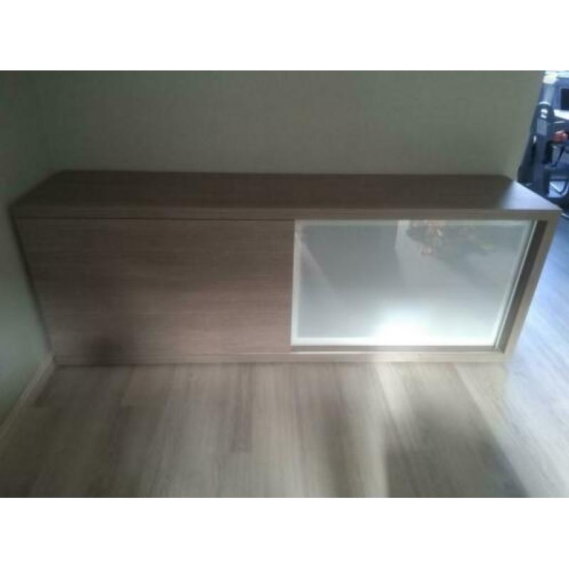 Set meubels dressoirs en tafel van Sanders