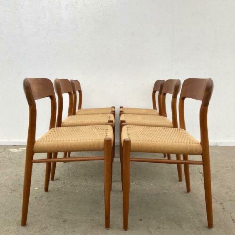 6 Møller 75 stoelen, teak papercord Deens design jaren 60