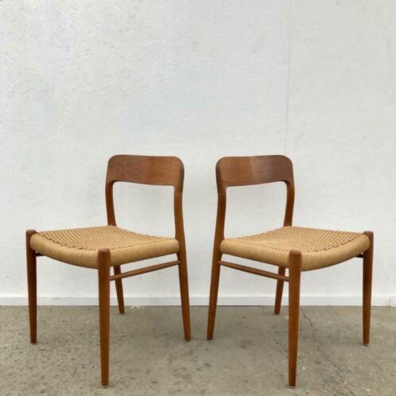 6 Møller 75 stoelen, teak papercord Deens design jaren 60