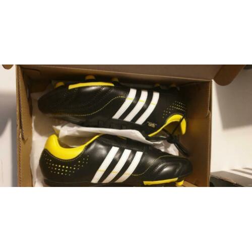 Nieuw Adidas Adinova voetbalschoen mt 38 2/3