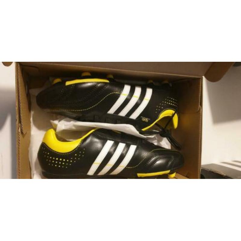 Nieuw Adidas Adinova voetbalschoen mt 38 2/3