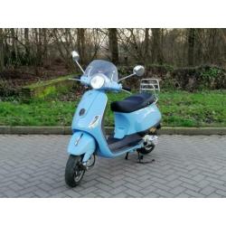 Heerlijk rijdende vespa lx 50 snor scooter