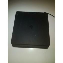 PlayStation 4 slim met veel spellen en toebehoren!!!
