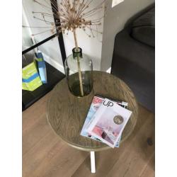 Antieke bijzettafel van Deco&Zo Wit Robuust hout