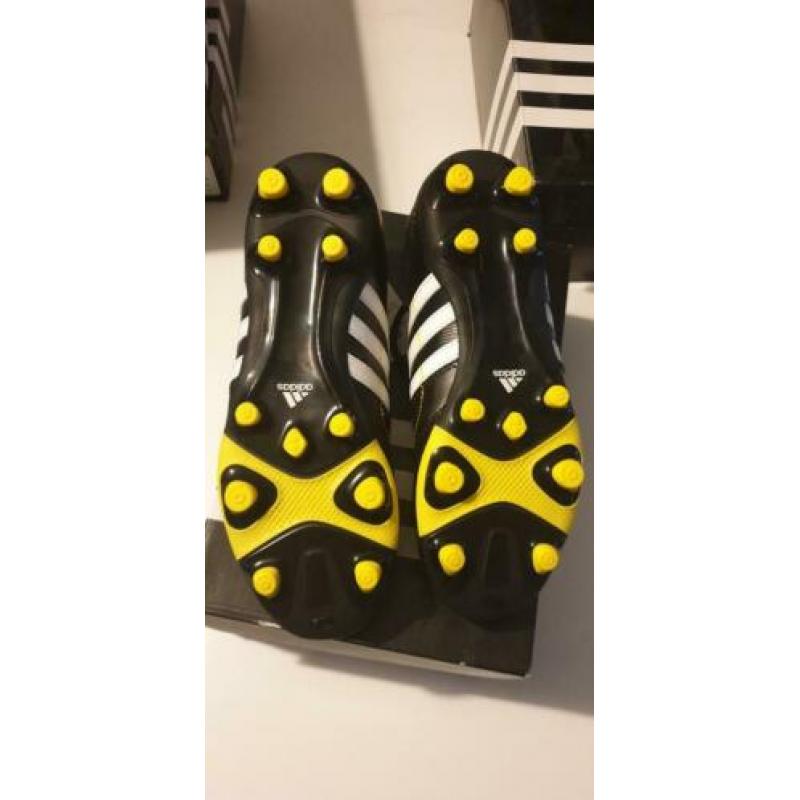 Nieuw Adidas Adinova voetbalschoen mt 38 2/3