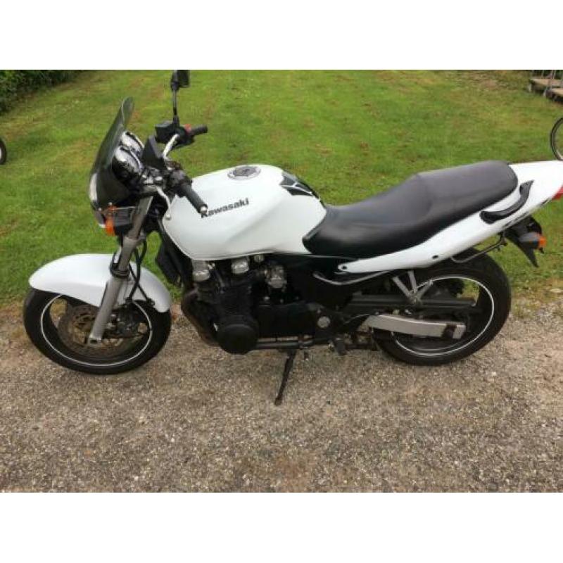 Kawasaki zr7 2001