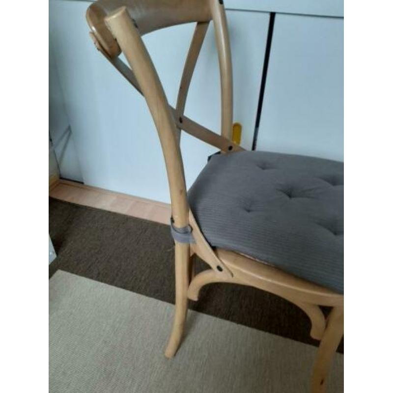 4 Landelijke houten cross eetkamer stoelen in goede staat.